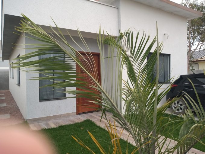 Casa 3 dormitórios sendo 1 suíte